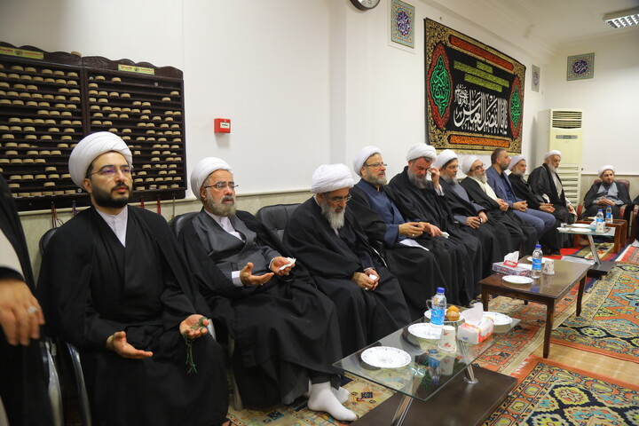 تصاویر / مراسم عزاداری شب شهادت امام موسی کاظم (ع) در دفتر آیت الله العظمی جوادی آملی