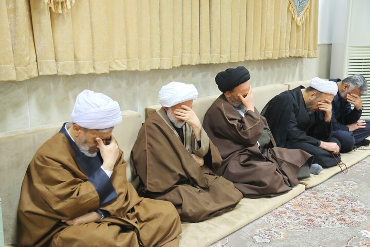 تصاویر / مراسم عزاداری شب شهادت امام موسی کاظم (ع) در دفتر آیت الله العظمی جوادی آملی