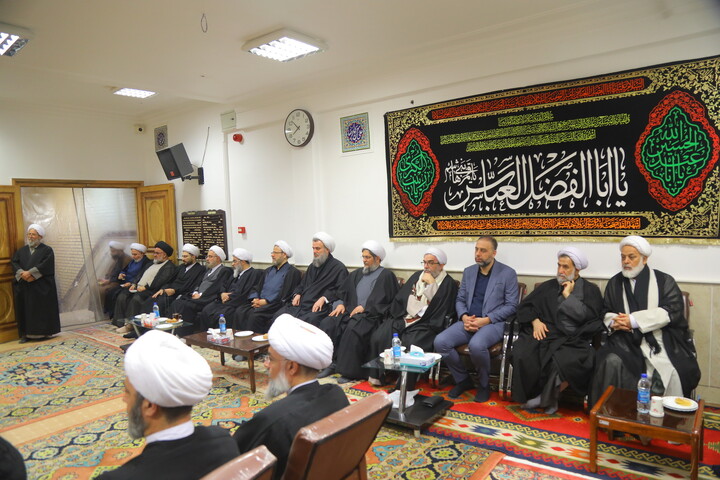 تصاویر / مراسم عزاداری شب شهادت امام موسی کاظم (ع) در دفتر آیت الله العظمی جوادی آملی