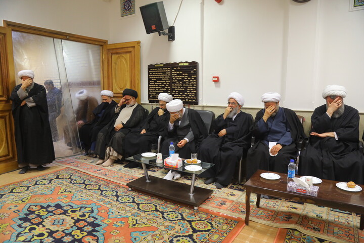 تصاویر / مراسم عزاداری شب شهادت امام موسی کاظم (ع) در دفتر آیت الله العظمی جوادی آملی