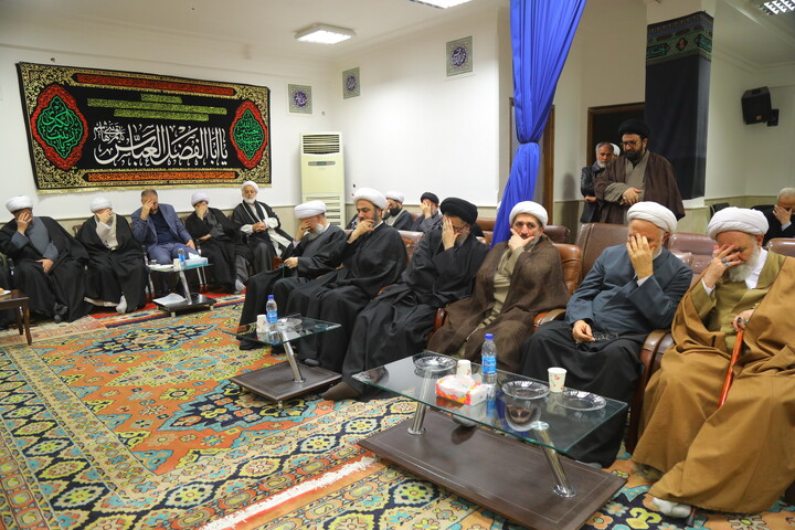 تصاویر / مراسم عزاداری شب شهادت امام موسی کاظم (ع) در دفتر آیت الله العظمی جوادی آملی