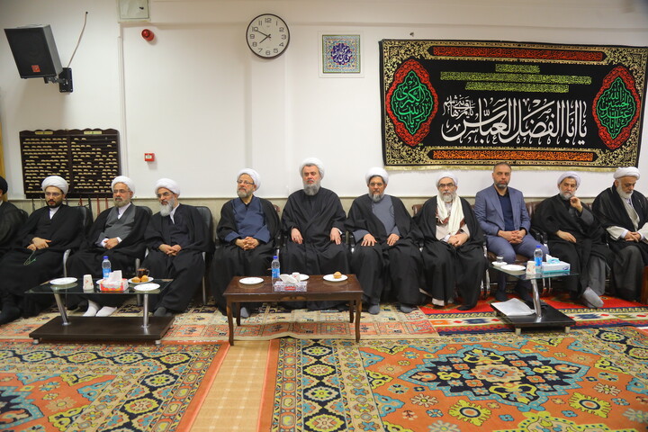 تصاویر / مراسم عزاداری شب شهادت امام موسی کاظم (ع) در دفتر آیت الله العظمی جوادی آملی