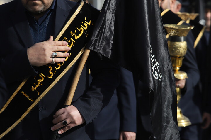 دستهٔ عزاداری خادمین و زائرین