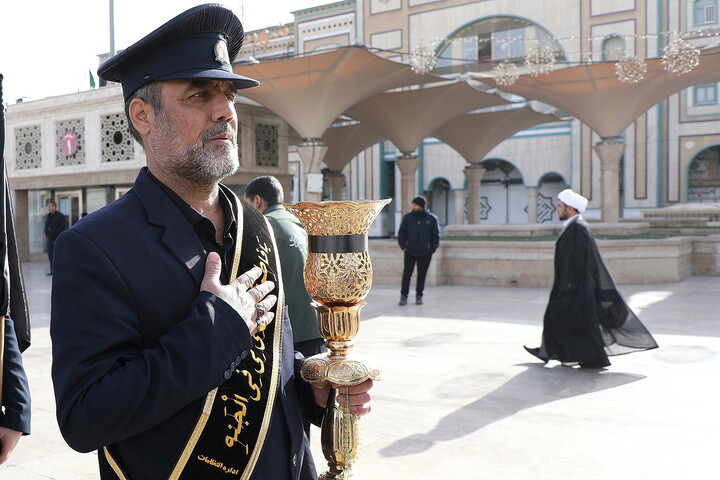 تصاویر/ دسته عزای خادمان و زائران حرم بانوی کرامت در سالروز شهادت امام موسی کاظم(ع)