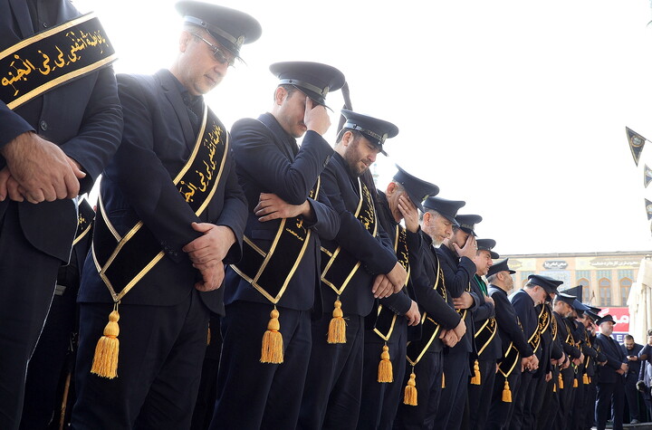 تصاویر/ دسته عزای خادمان و زائران حرم بانوی کرامت در سالروز شهادت امام موسی کاظم(ع)