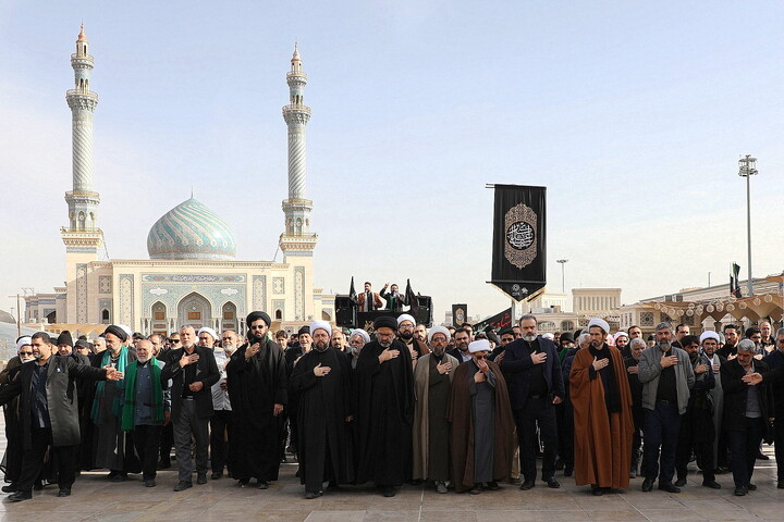 تصاویر/ دسته عزای خادمان و زائران حرم بانوی کرامت در سالروز شهادت امام موسی کاظم(ع)