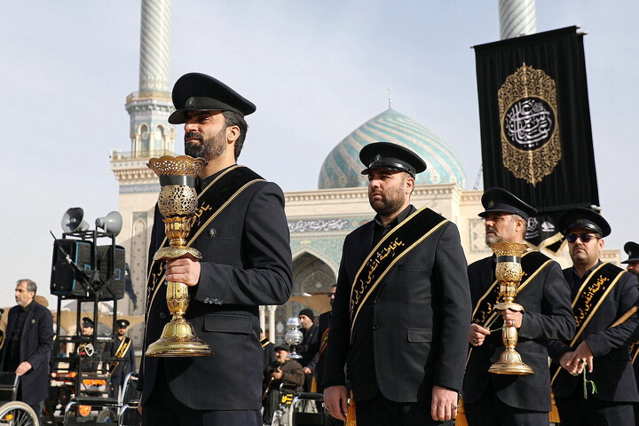 تصاویر/ دسته عزای خادمان و زائران حرم بانوی کرامت در سالروز شهادت امام موسی کاظم(ع)