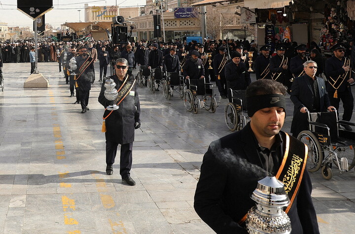 تصاویر/ دسته عزای خادمان و زائران حرم بانوی کرامت در سالروز شهادت امام موسی کاظم(ع)
