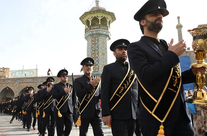 تصاویر/ دسته عزای خادمان و زائران حرم بانوی کرامت در سالروز شهادت امام موسی کاظم(ع)