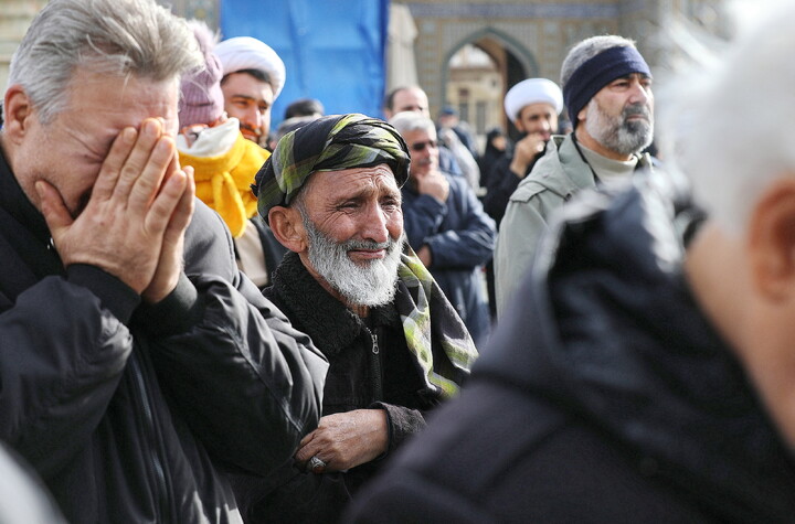 تصاویر/ دسته عزای خادمان و زائران حرم بانوی کرامت در سالروز شهادت امام موسی کاظم(ع)