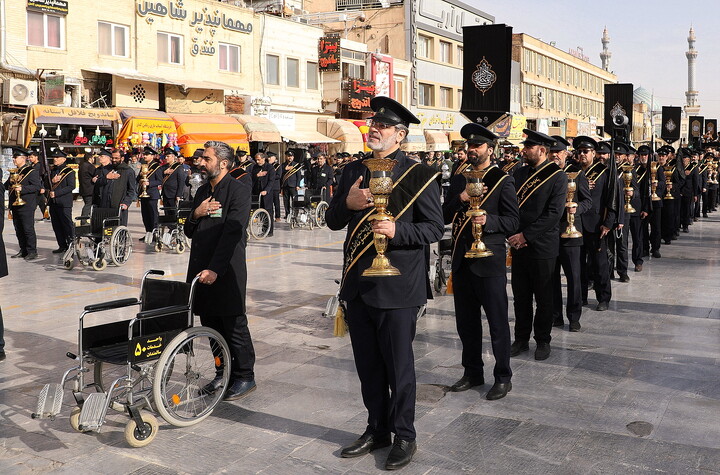 تصاویر/ دسته عزای خادمان و زائران حرم بانوی کرامت در سالروز شهادت امام موسی کاظم(ع)