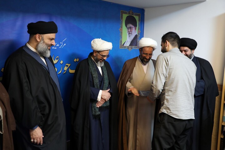 تصاویر/ تقدیر از طلاب برتر مسابقات علمی استانی و راهیافته به مرحله کشوری