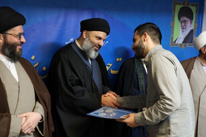 تصاویر/ تقدیر از طلاب برتر مسابقات علمی استانی و راهیافته به مرحله کشوری