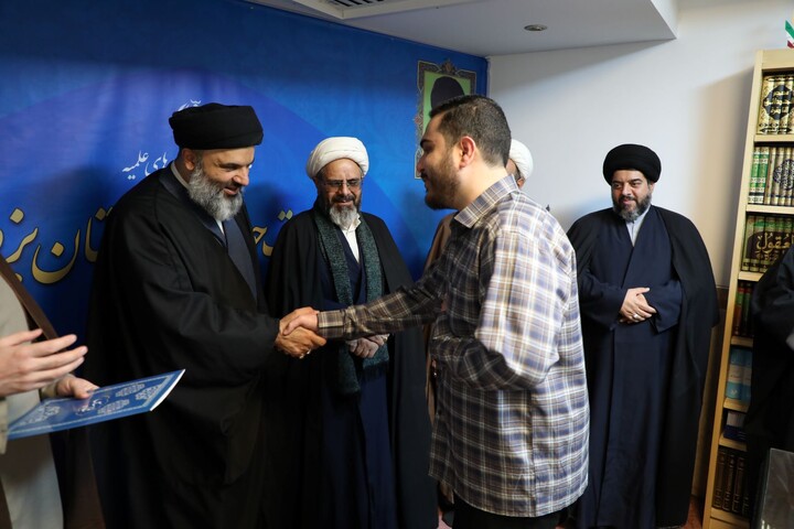 تصاویر/ تقدیر از طلاب برتر مسابقات علمی استانی و راهیافته به مرحله کشوری