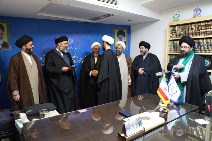 تصاویر/ تقدیر از طلاب برتر مسابقات علمی استانی و راهیافته به مرحله کشوری