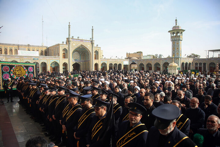 شہادت امام موسیٰ کاظم علیہ السلام کے موقع پر خادمین حرم حضرت معصومہ (س) کا جلوس عزا +تصاویر
