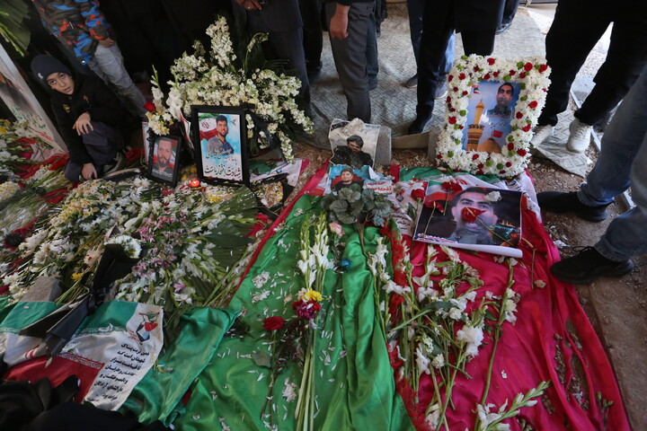 تصاویر / مراسم بزرگداشت شهدای مدافع امنیت اغتشاشات اخیر اصفهان