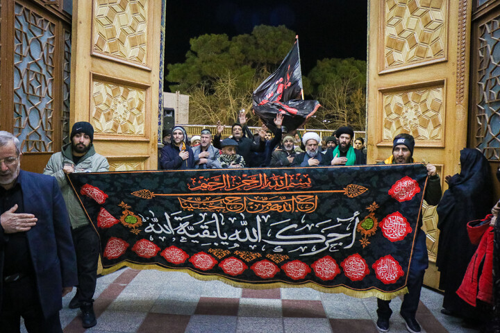 تصاویر/ اقامه دسته عزاداری شهادت امام موسی کاظم (ع) از مساجد سطح شهر به سمت حرم بانوی کرامت