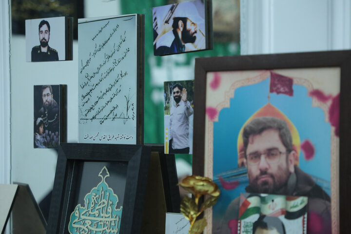 تصاویر/ تکریم خانواده شهیدان مدافع حرم با حضور خادمین حرم حضرت موسی مبرقع(ع)و اهالی رسانه