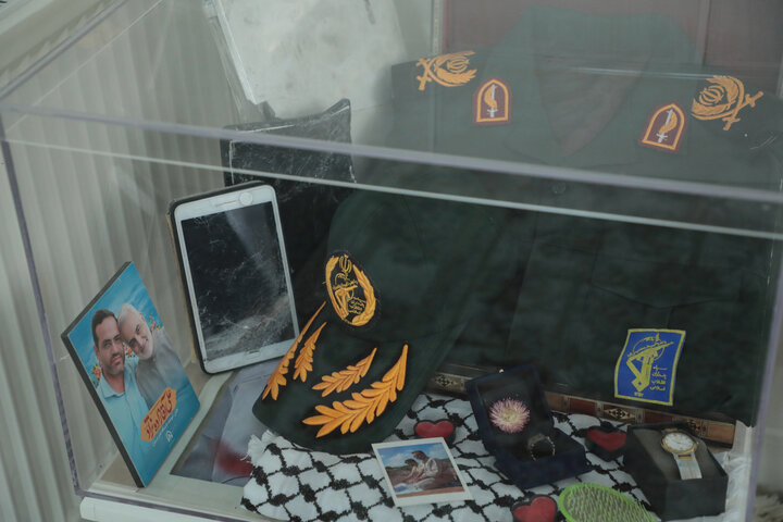 تصاویر/ تکریم خانواده شهیدان مدافع حرم با حضور خادمین حرم حضرت موسی مبرقع(ع)و اهالی رسانه