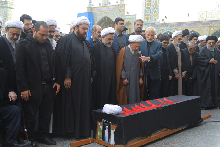 تصاویر/ مراسم تشییع  پیکر حجت الاسلام والمسلمین مجتبی بروجردی پدر شهید عیسی بروجردی