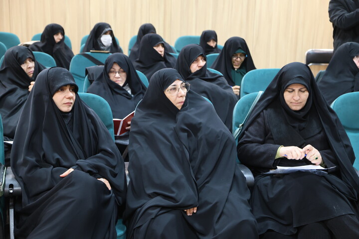 تصاویر / برگزاری دوره آموزشی اساتید و متولیان حوزه مراکز اسلام ناب در همدان