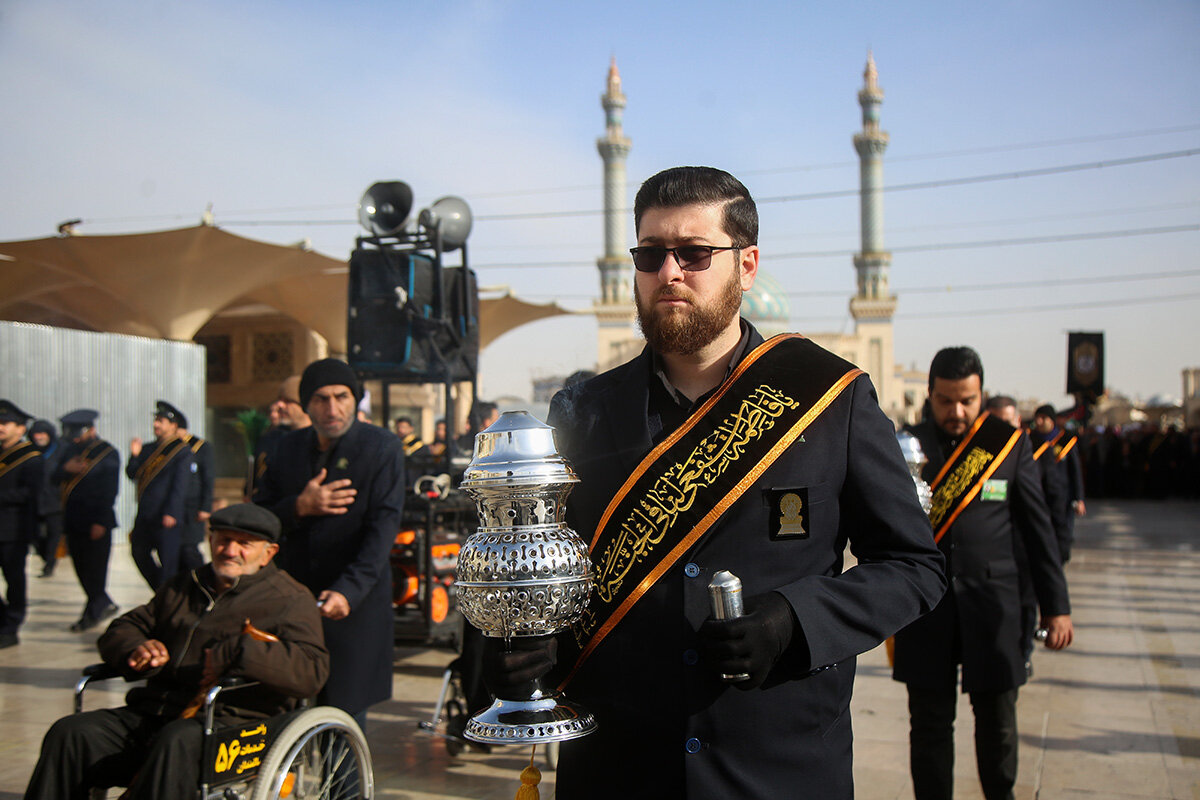 دسته عزای خادمان کریمه اهل بیت(س) در سوگ امام موسی کاظم(ع) + تصاویر