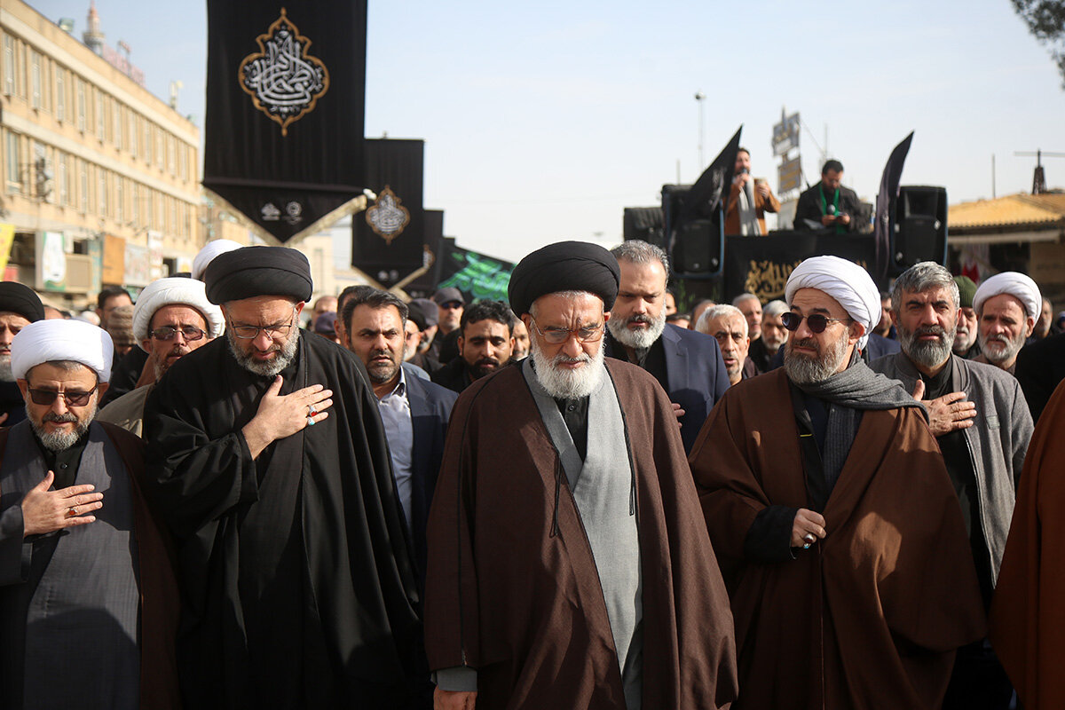 دسته عزای خادمان کریمه اهل بیت(س) در سوگ امام موسی کاظم(ع) + تصاویر