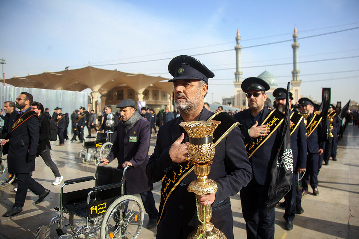 دسته عزای خادمان کریمه اهل بیت(س) در سوگ امام موسی کاظم(ع) + تصاویر