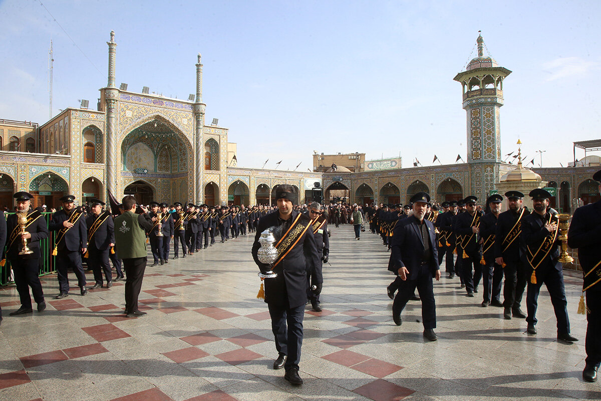 دسته عزای خادمان کریمه اهل بیت(س) در سوگ امام موسی کاظم(ع) + تصاویر