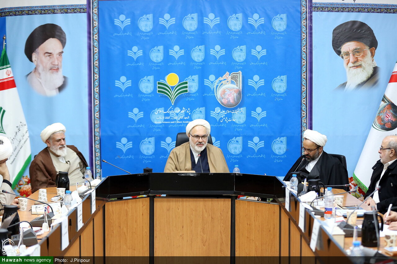 جامعه نخبگانی وظیفه پیاده سازی و تبیین دین را دارند /  تمدن اسلامی یکی از خروجی‌های اقامه دین است