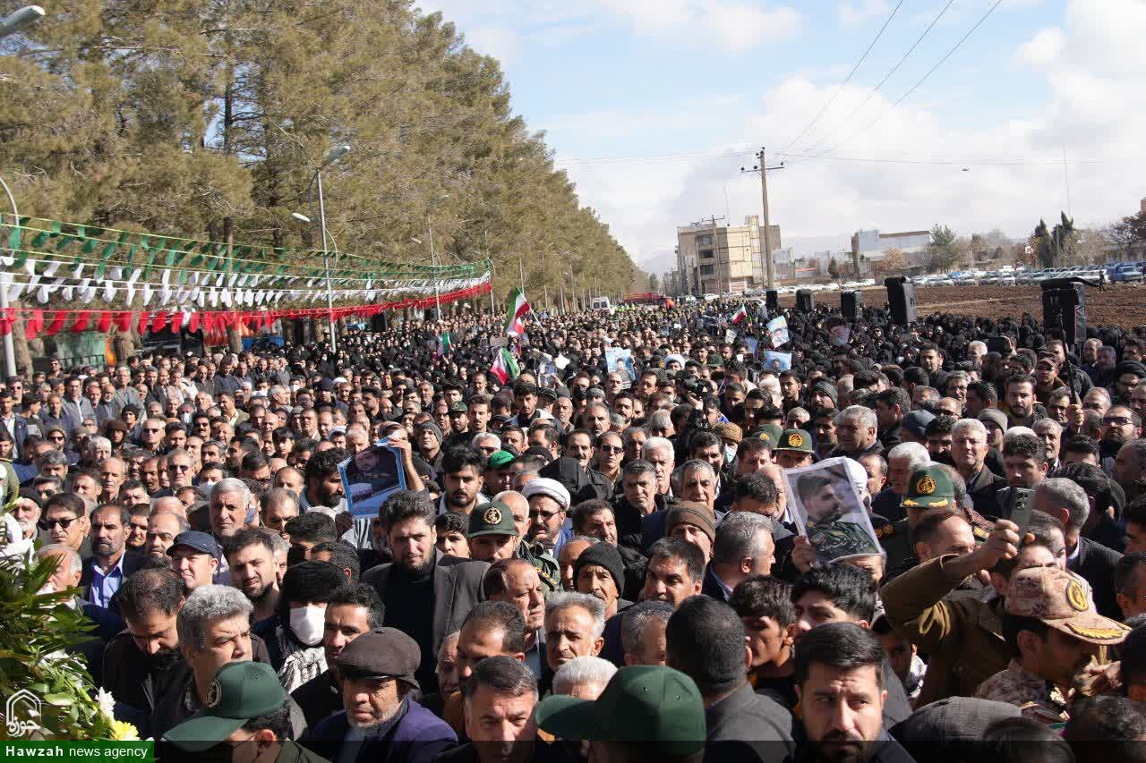 فیلم | تصاویر هوایی جمعیت مردم لرستان در تشییع شهید مدافع امنیت