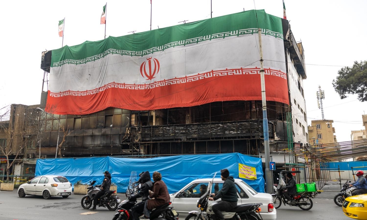 تصاویر/ تہران میں واقع حسینیہ موج الحسین (ع) میں دہشتگردانہ حملے کے بعد مجلس عزا کا اہتمام