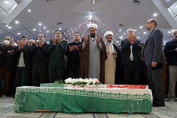 تصاویر / تشییع دو شهید اغتشاشات اخیر در همدان