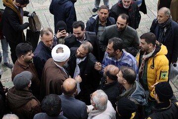 تصاویر / گفت و گوی امام جمعه همدان با نمازگزاران