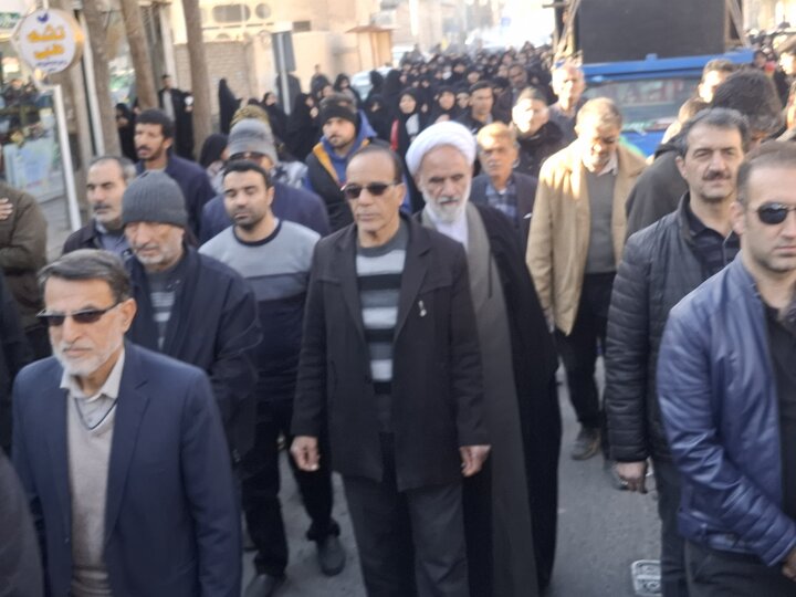 تصاویر؛تشییع پیکر سرباز وطن شهید مدافع امنیت حاج محسن حاجی زاده بیدگلی در اران وبیدگل