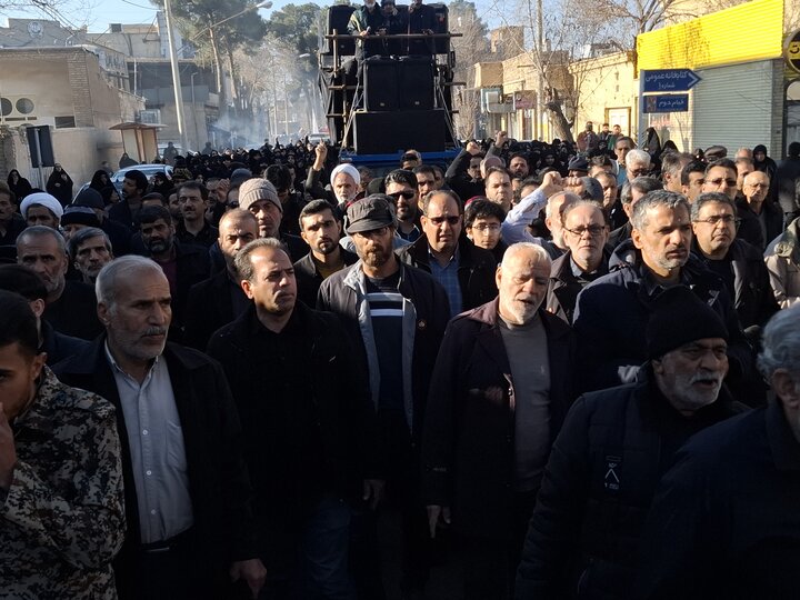 تصاویر؛تشییع پیکر سرباز وطن شهید مدافع امنیت حاج محسن حاجی زاده بیدگلی در اران وبیدگل