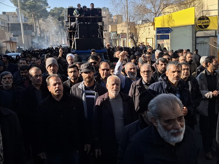 تصاویر؛تشییع پیکر سرباز وطن شهید مدافع امنیت حاج محسن حاجی زاده بیدگلی در اران وبیدگل