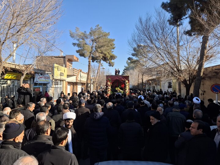 تصاویر؛تشییع پیکر سرباز وطن شهید مدافع امنیت حاج محسن حاجی زاده بیدگلی در اران وبیدگل