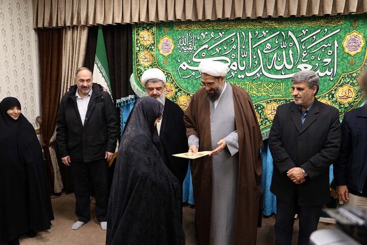 تصاویر / اقامه نماز جمعه همدان