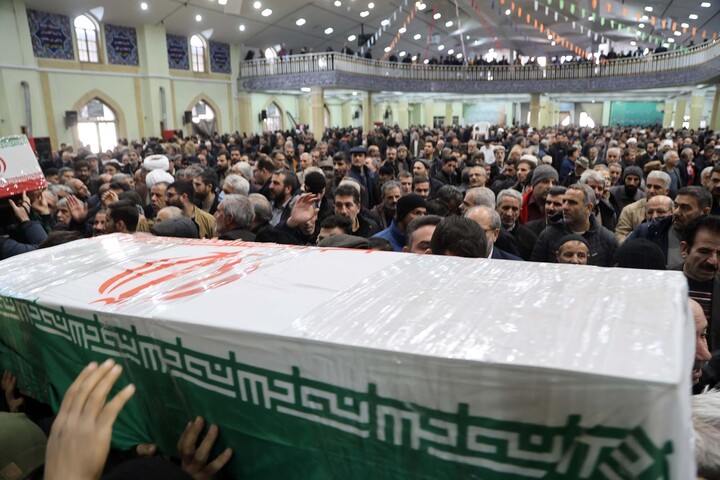 تصاویر / تشییع دو شهید اغتشاشات اخیر در همدان