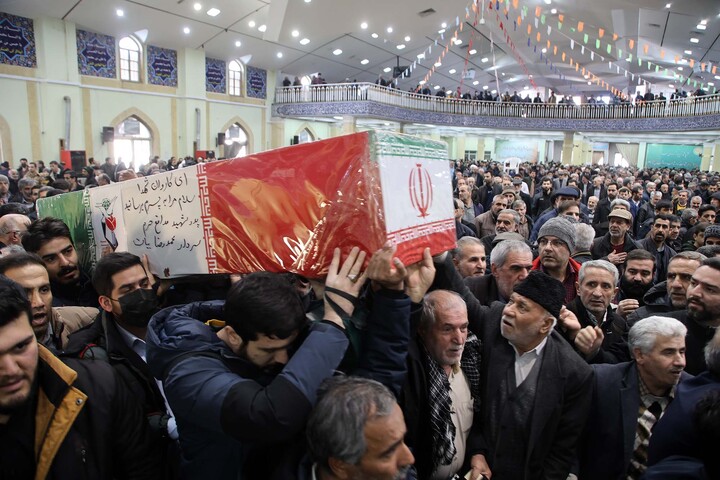 تصاویر / تشییع دو شهید اغتشاشات اخیر در همدان