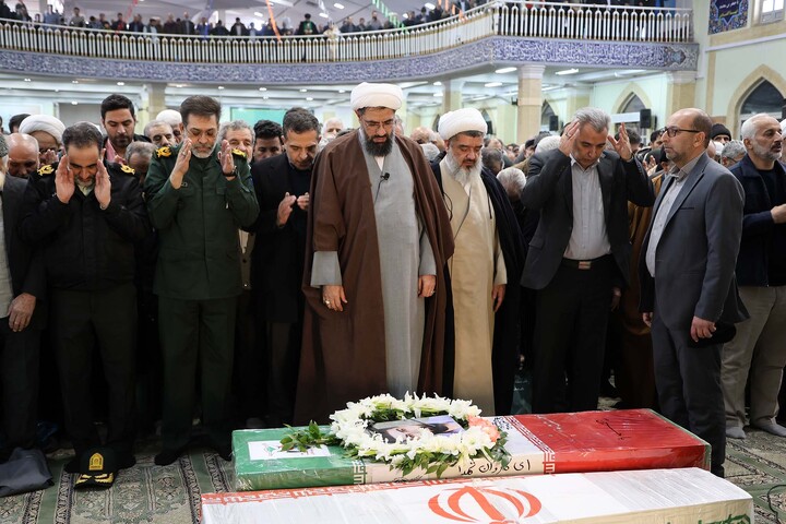 تصاویر / تشییع دو شهید اغتشاشات اخیر در همدان