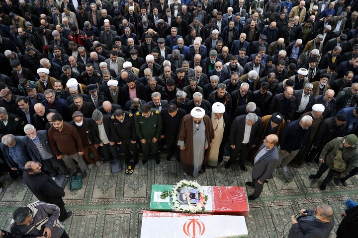 تصاویر / تشییع دو شهید اغتشاشات اخیر در همدان