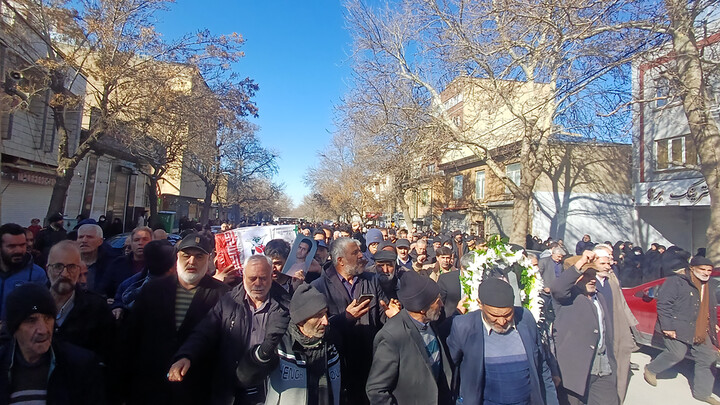 تصاویر / تشییع دو شهید اغتشاشات اخیر در همدان