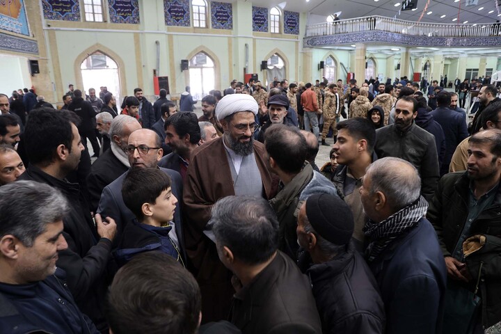 تصاویر / گفت و گوی امام جمعه همدان نمازگزاران