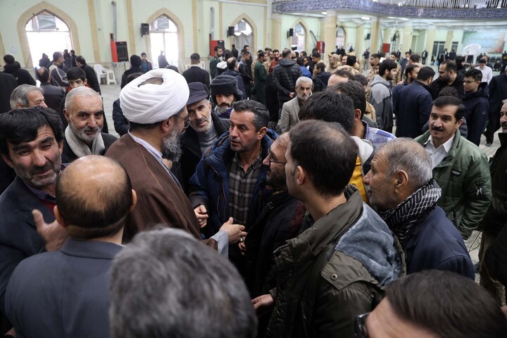 تصاویر / گفت و گوی امام جمعه همدان نمازگزاران