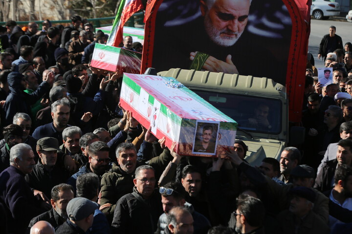 تصاویر/ تشییع پیکر مطهر هفت شهید اغتشاشات اخیر در اصفهان