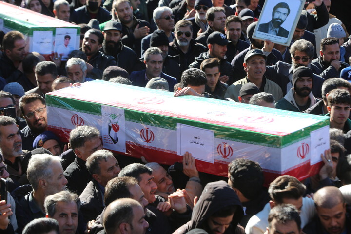 تصاویر/ تشییع پیکر مطهر هفت شهید اغتشاشات اخیر در اصفهان