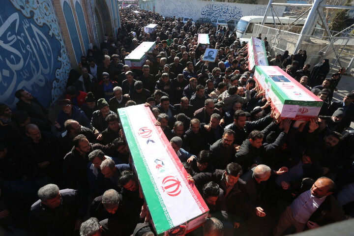 تصاویر/ تشییع پیکر مطهر هفت شهید اغتشاشات اخیر در اصفهان